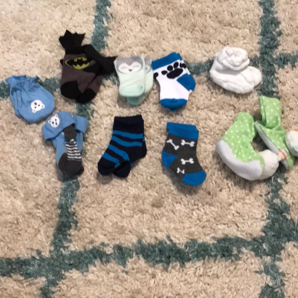 Brand new baby misc bundle socks & mittens